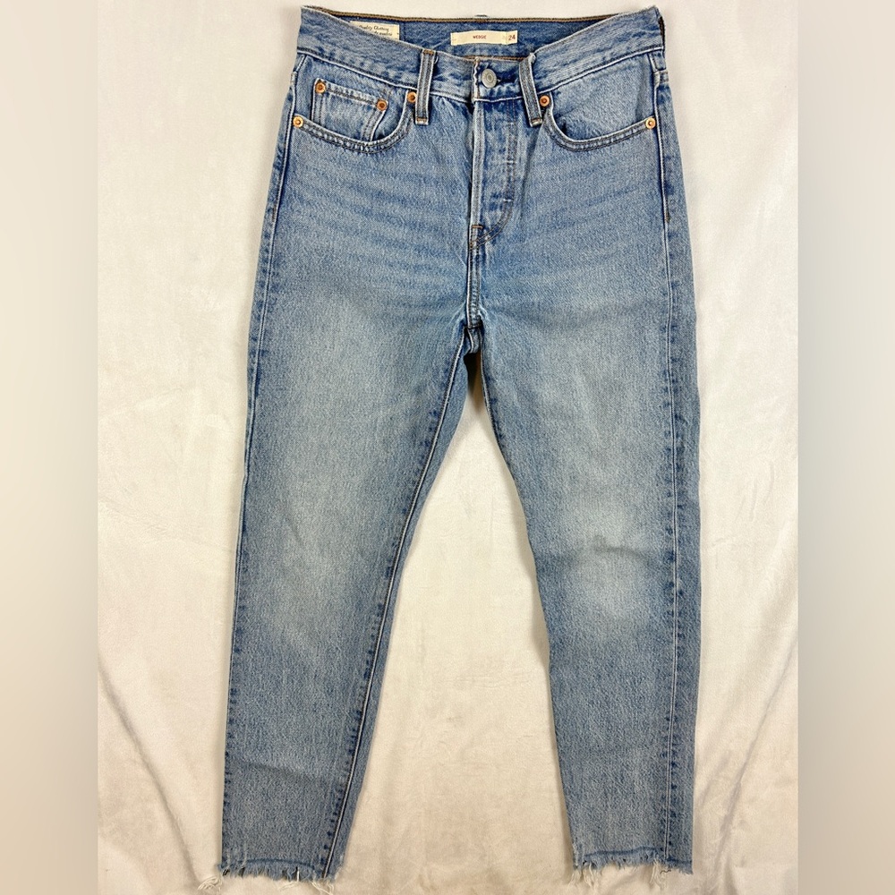 LEVI'S Wedgie Jeans Size 24 Premium Denim Raw Frayed Hem Light Wash